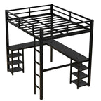 Cama alta negra de metal de tamaño matrimonial con escritorio y estantes, escalera y barandillas